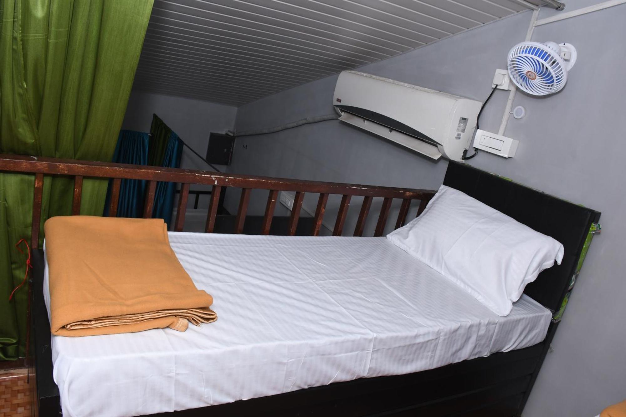 New Dormitory Afra Мумбаї Екстер'єр фото